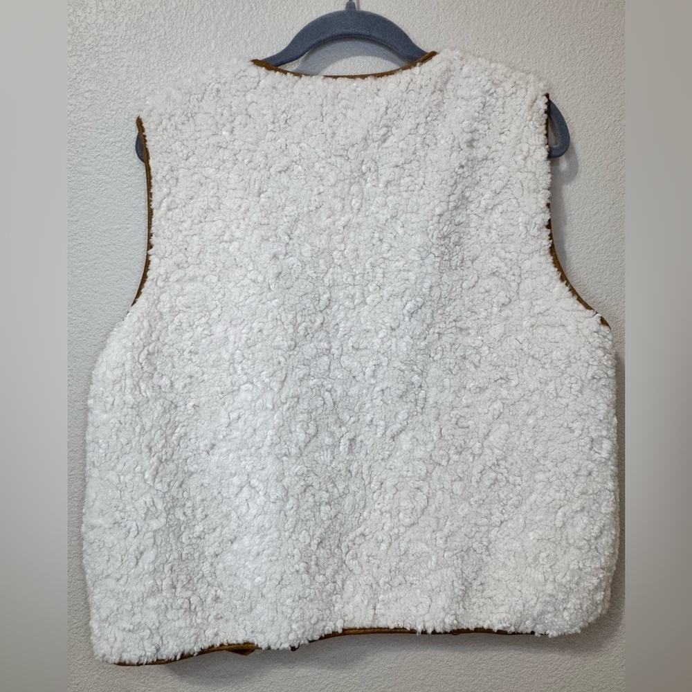 Commense Sherpa Teddy Vest – New With Tags - Picture 10 of 14